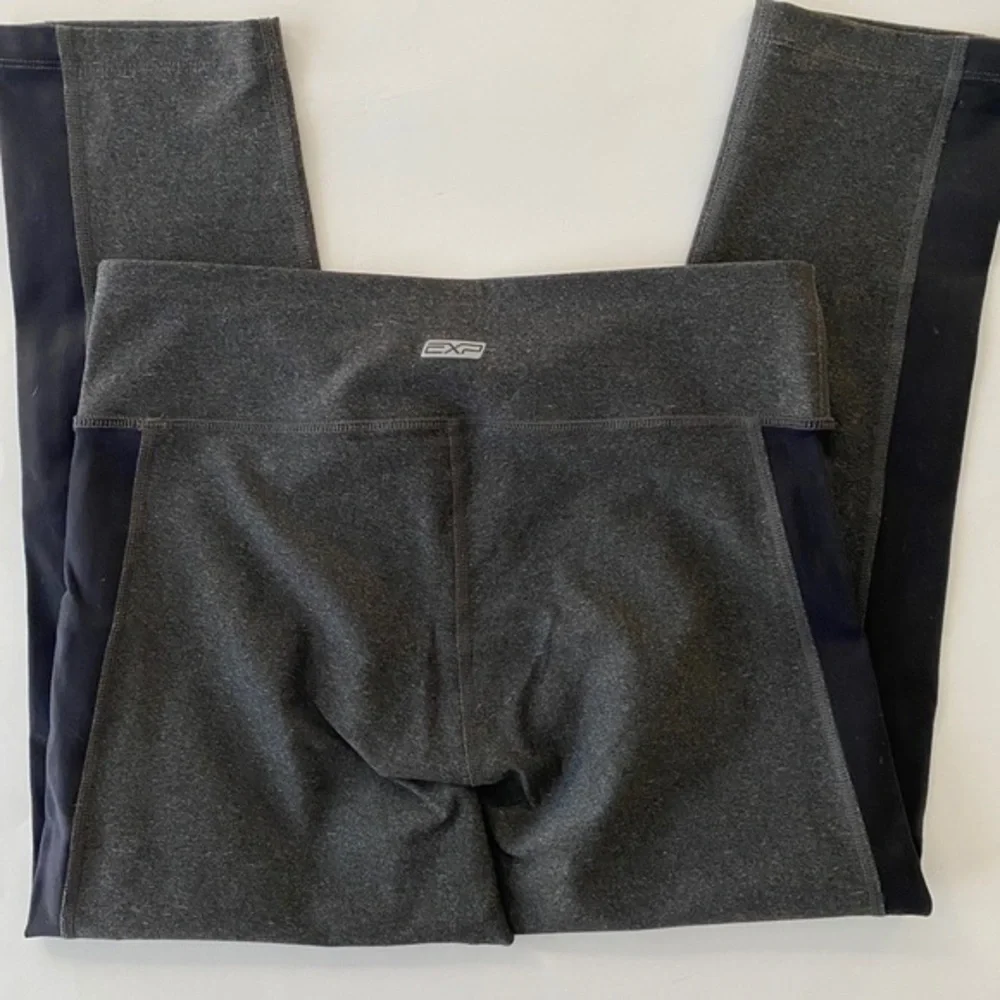 Express Core Performance capris - Picture 3 of 6